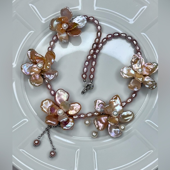 Custom Handmade HQ Keshi Pearl Champagne 5 Flower 🌺 Sakura Necklace - Picture 5 of 6